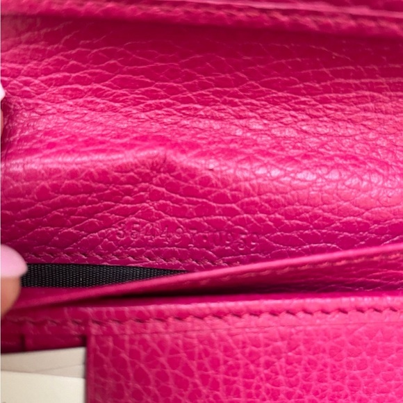 GUCCI 
Fuchsia Leather Zip Wallet - Picture 7 of 9